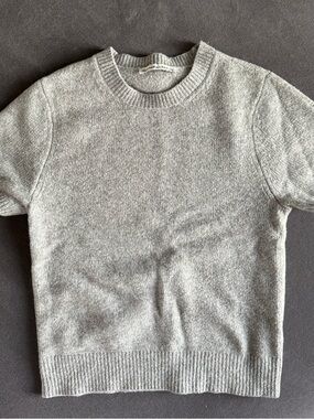 Abercrombie & Fitch Light Gray Short Sleeve Crewneck Sweater